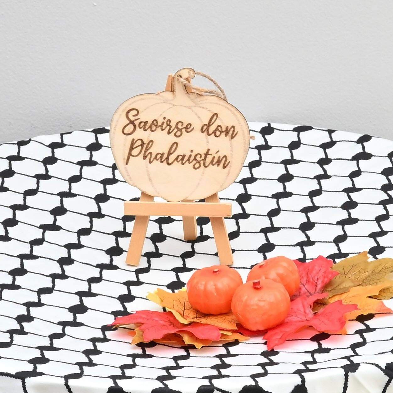 Puimcíní don Phalaistín 🎃
I will be releasing these wooden pumpkin decorations on Thursday the 31st of July.
They are €5 each and every cent will be going to @gazagobragh.
Please support this campaign.
@irish_visual_artists_for_gaza
#saoirsedonphalaistín