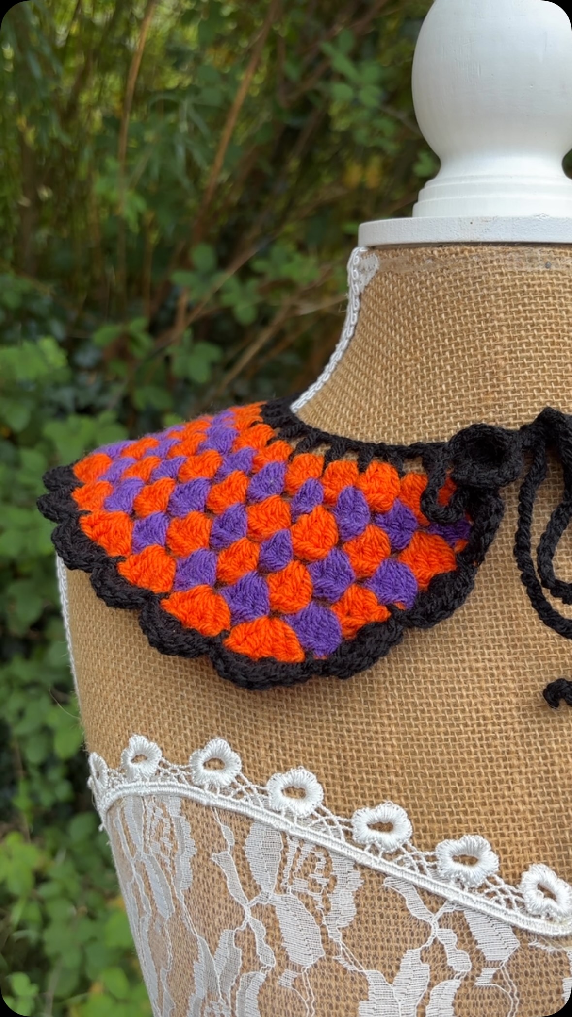 My Oíche Shamhna collar 🎃

Perfect for adding a seasonal touch to any outfit.

#irishcrafts #buyirish #handmade #spooky #halloweendressing